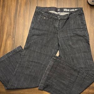 NY&C low rise wide leg Flare Trouser in ladies 8 petite. Dark denim